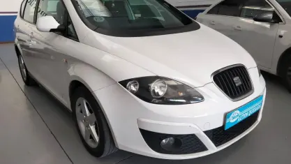 Usado Seat Altea XL Copa 105 CV (77 kW) 2011 Blanco Monovolumen
