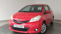 Rojo Usado 2013 Toyota Yaris City Utilitario | 7900 € (Buen precio)