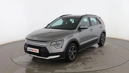 Usado Kia Niro 129 CV (94 kW) 2024 Gris SUV