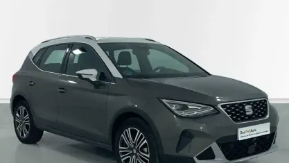 Usado Seat Arona Xperience 115 CV (84 kW) 2024 Gris SUV