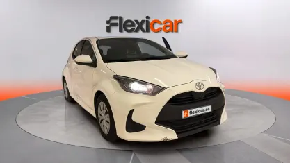 Usado Toyota Yaris Active 116 CV (85 kW) 2025 Gris Utilitario