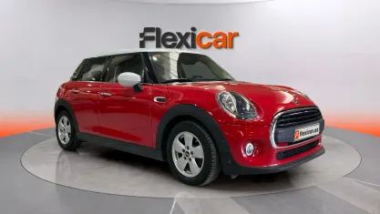 Usado Mini ONE 102 CV (75 kW) 2020 Rojo Utilitario