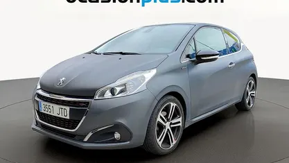 Usado Peugeot 208 GT-line 120 CV (88 kW) 2016 Utilitario