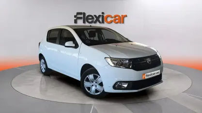 Usado Dacia Sandero Comfort 90 CV (66 kW) 2019 Blanco Berlina