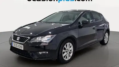 Usado Seat Leon Style 110 CV (80 kW) 2018 Negro Utilitario