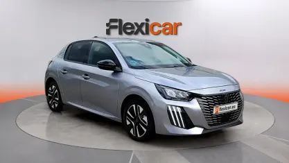 Usado Peugeot 208 Allure 101 CV (74 kW) 2025 Gris Utilitario