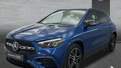 Usado Mercedes GLA200 AMG line 150 CV (110 kW) 2024 Azul espectra SUV