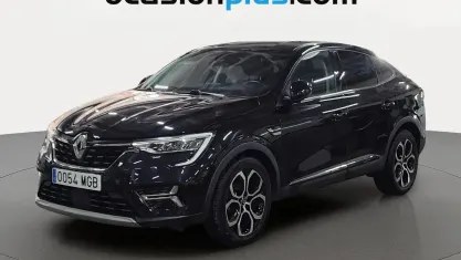Käytetty Renault Arkana Techno 140 HP (102 kW) 2023 Musta Katumaasturi