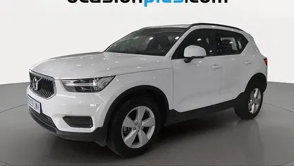 Blanco Usado 2022 Volvo XC40 Momentum SUV | 25.364 € (Buen precio)