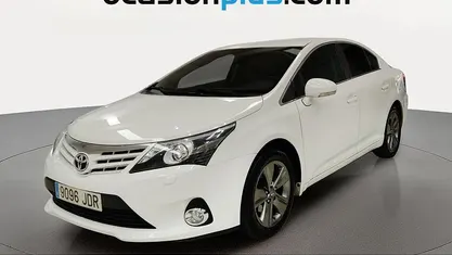 Usado Toyota Avensis Advance 147 CV (108 kW) 2015 Blanco Berlina