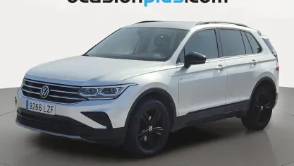 Usado VW Tiguan Sportline 150 CV (110 kW) 2022 Gris plata SUV