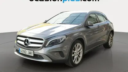 Usado Mercedes GLA200 Urban 136 CV (100 kW) 2017 Gris SUV
