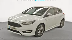 Blanco Usado 2018 Ford Focus ST-Line Utilitario | 9819 € (Precio justo)