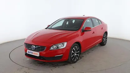 Rojo Usado 2018 Volvo S60 Momentum Berlina | 16.199 € (Precio justo)