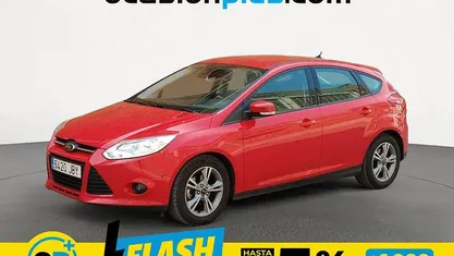 Usado Ford Focus Trend+ 125 CV (91 kW) 2015 Rojo Utilitario