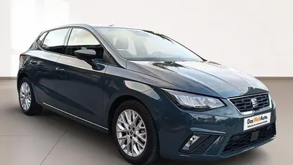 Usado Seat Ibiza FR 116 CV (85 kW) 2025 Azul Utilitario