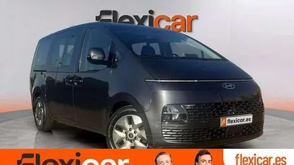 Usado Hyundai Staria 177 CV (130 kW) 2023 Gris Monovolumen
