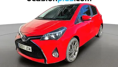 Rojo Usado 2015 Toyota Yaris Advance Utilitario | 9621 € (Precio justo)