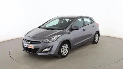 Usado Hyundai i30 100 HP (73 kW) 2015 Cinzento Sedan