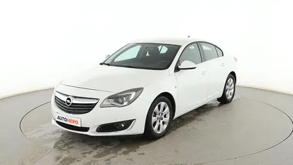 Usado Opel Insignia Selective 135 CV (99 kW) 2016 Blanco Berlina