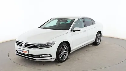 Usado VW Passat Sport 150 CV (110 kW) 2015 Blanco Berlina