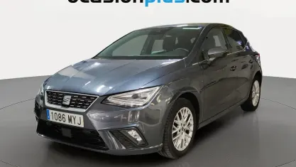 Usado Seat Ibiza XCELLENCE 115 CV (84 kW) 2025 Gris Utilitario
