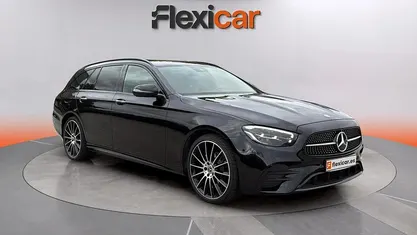 Usado Mercedes E220 194 CV (142 kW) 2021 Negro Familiar