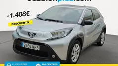 Usado 2024 Toyota Aygo Play Utilitario | 15.490 € (Precio justo)