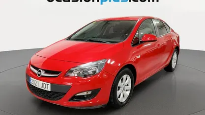 Usado Opel Astra Business 140 CV (102 kW) 2015 Rojo Berlina