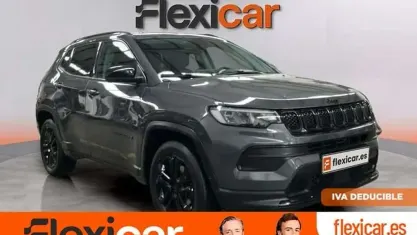 Usado Jeep Compass Night Eagle 131 CV (96 kW) 2022 Gris SUV