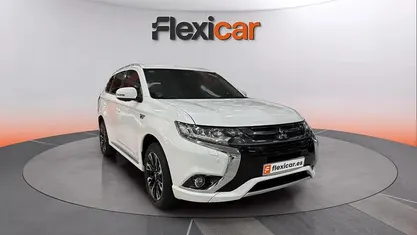 Usado Mitsubishi Outlander P-HEV 203 CV (149 kW) 2017 SUV