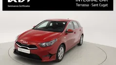 Rojo Usado 2024 Kia Ceed Berlina | 18.300 € (Precio justo)