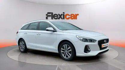 Usado Hyundai i30 110 CV (80 kW) 2018 Blanco Familiar