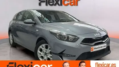 Usado Kia Ceed 120 CV (88 kW) 2021 Gris Utilitario