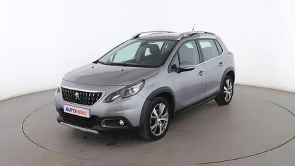 Usado Peugeot 2008 Allure 110 CV (80 kW) 2019 Plata SUV
