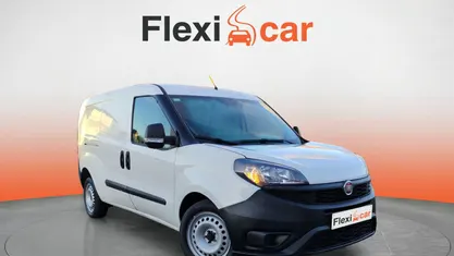 Usado Fiat Doblò Easy 105 CV (77 kW) 2018 Blanco Monovolumen
