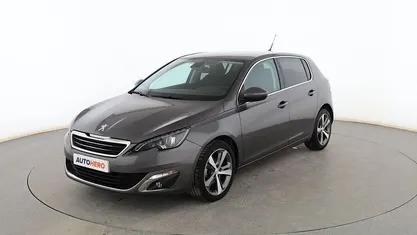 Usado Peugeot 308 Allure 120 CV (88 kW) 2016 Gris Berlina