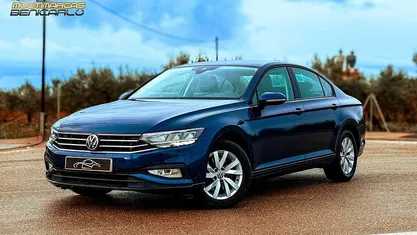 Usado VW Passat 150 CV (110 kW) 2022 Azul Berlina