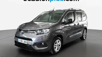 Usado Toyota Proace Verso Active 131 CV (96 kW) 2022 Gris Familiar