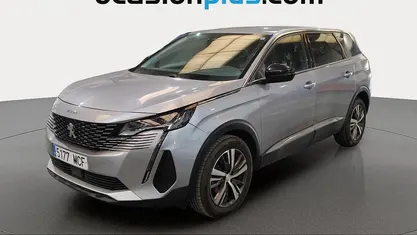Usado Peugeot 5008 Allure 131 CV (96 kW) 2022 Gris SUV
