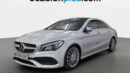 Usado Mercedes CLA180 AMG 122 CV (89 kW) 2018 Gris plata Berlina