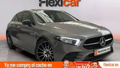 Usado Mercedes A180 136 CV (100 kW) 2021 Gris Berlina