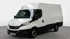 Blanco Usado 2023 Iveco Daily Berlina | 25.273 € (Buen precio)