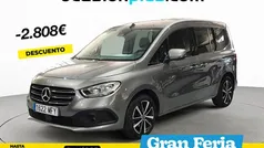 Gris Usado 2023 Mercedes A180 Monovolumen | 25.800 € (Precio justo)