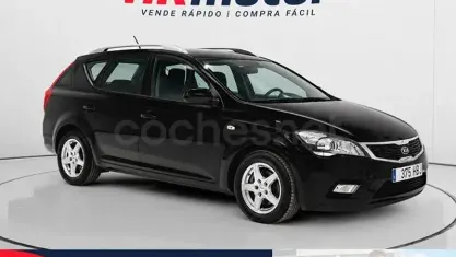 Usado Kia Ceed Active 128 CV (94 kW) 2011 Negro Utilitario
