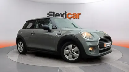 Usado Mini ONE 102 CV (75 kW) 2019 Gris Utilitario