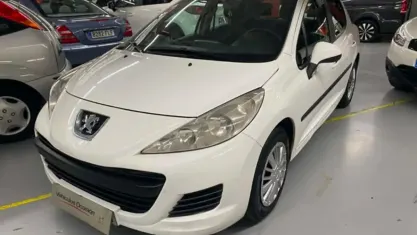 Usado Peugeot 207 90 CV (66 kW) 2010 Blanco Berlina