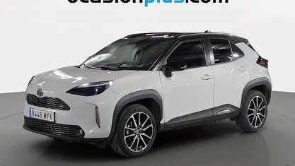 Używany Toyota Yaris Cross Sport 132 KM (97 kW) 2025 Szary SUV