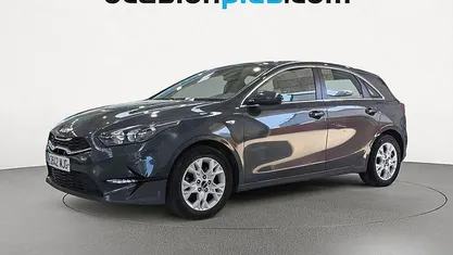 Usado Kia Ceed 136 CV (100 kW) 2023 Gris Utilitario