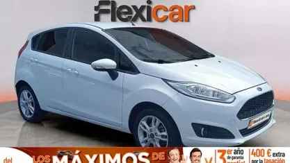 Usado Ford Fiesta Trend 82 CV (60 kW) 2017 Blanco Utilitario